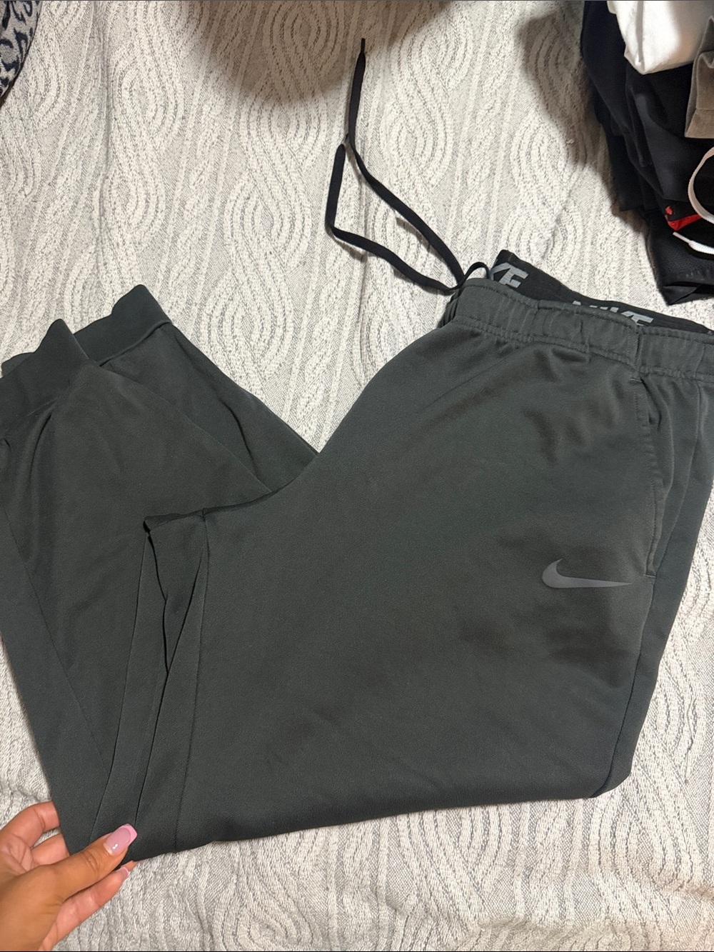 Nike Men's Dark Gray Swoosh Jogger Sweatpants